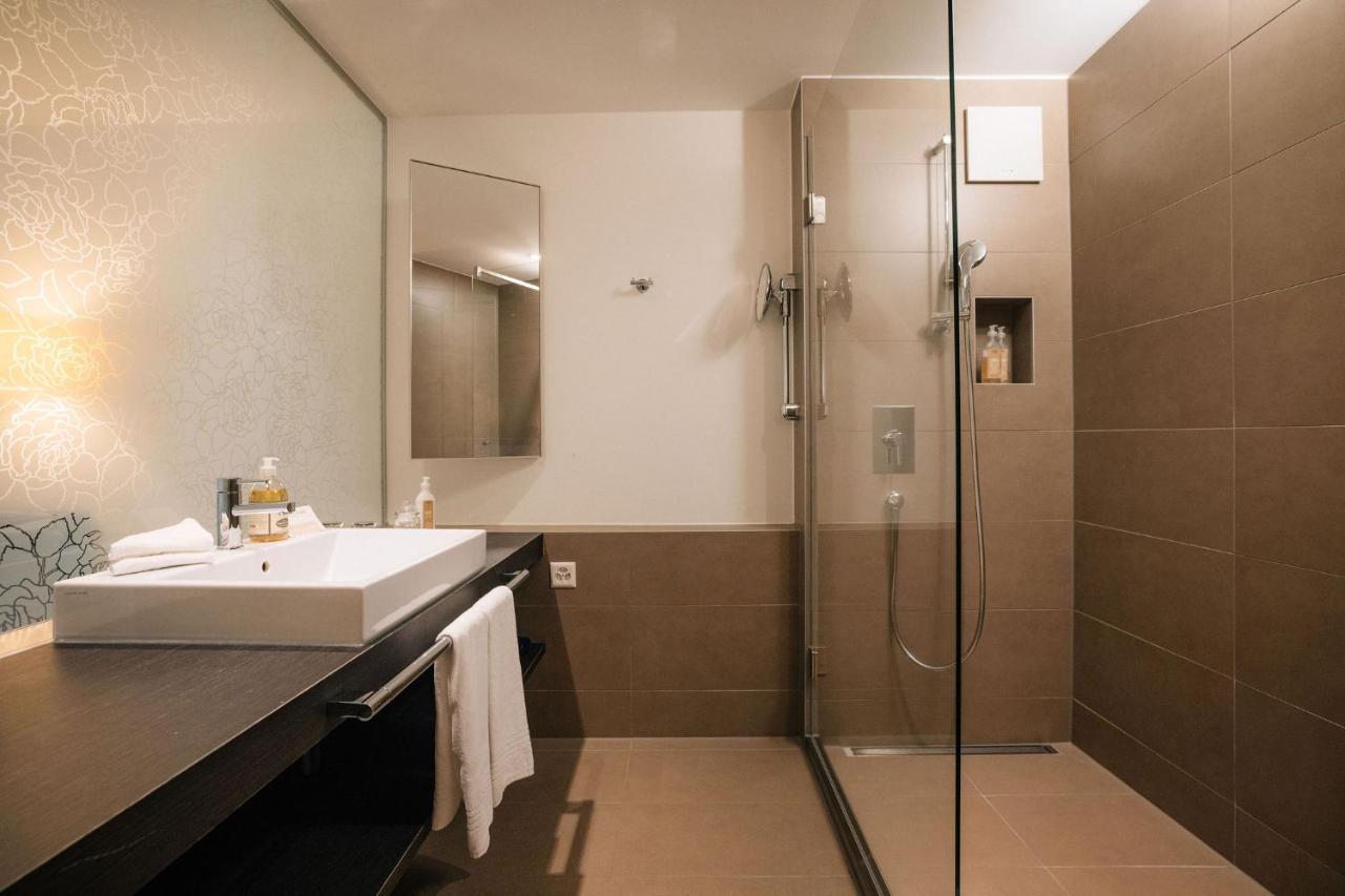ชลอสส์ ฮูนิเกน Hotel Konolfingen ภายนอก รูปภาพ
