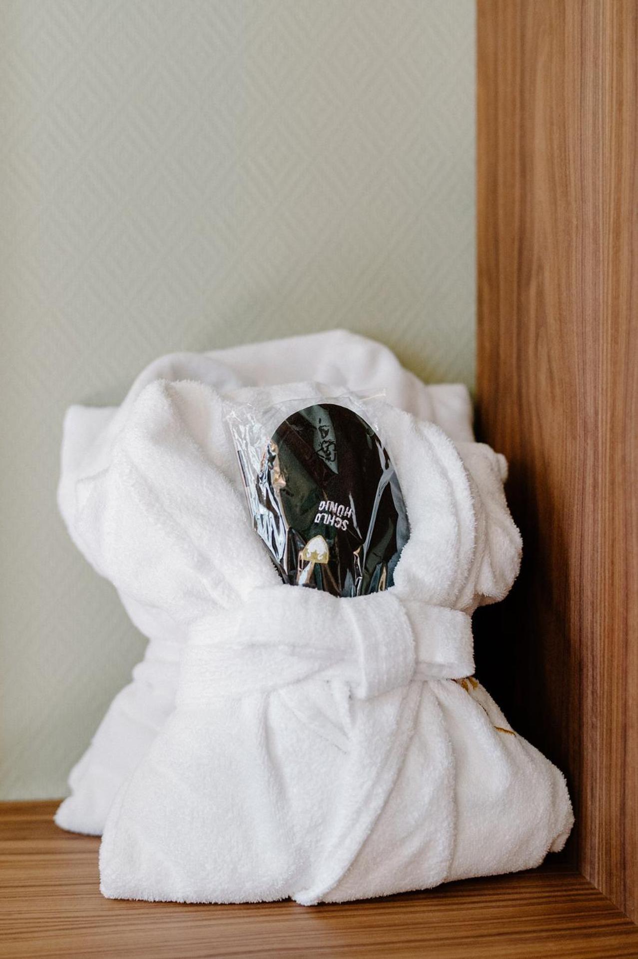 ชลอสส์ ฮูนิเกน Hotel Konolfingen ภายนอก รูปภาพ