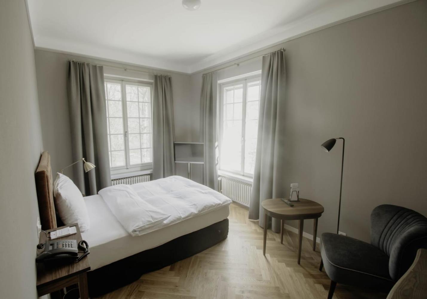 ชลอสส์ ฮูนิเกน Hotel Konolfingen ภายนอก รูปภาพ