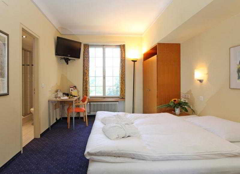 ชลอสส์ ฮูนิเกน Hotel Konolfingen ภายนอก รูปภาพ